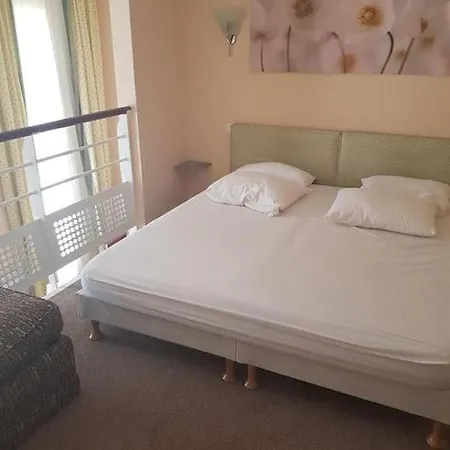 Les Pieds Dans L'eau Croisic * Le Croisic